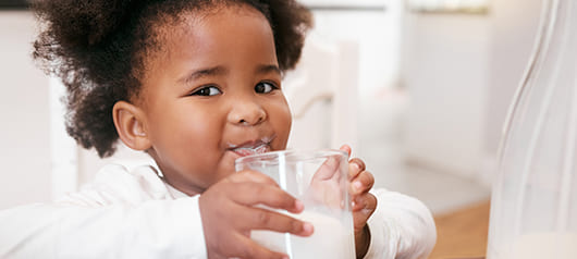 Как сформировать пищевую толерантность к белкам коровьего молока на этапе расширения рациона?