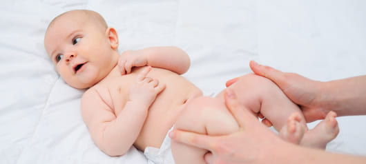 Массаж живота малышу от колик и запоров