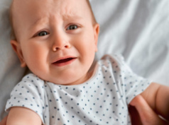 Почему плачет ребенок и как его успокоить: советы педиатров